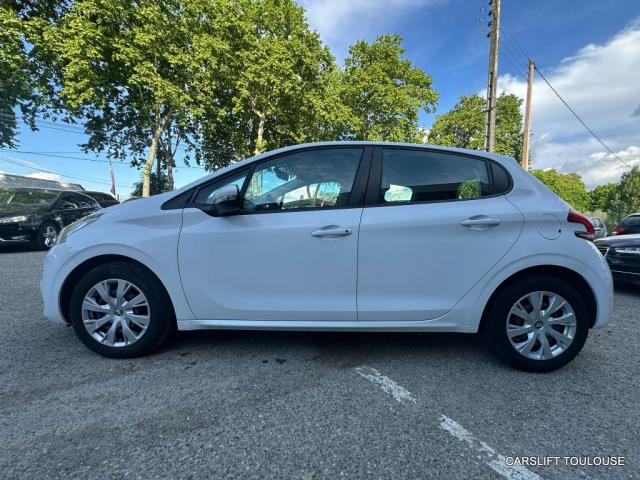 Peugeot 208 image 2