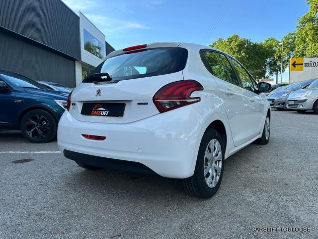 Peugeot 208 image 7