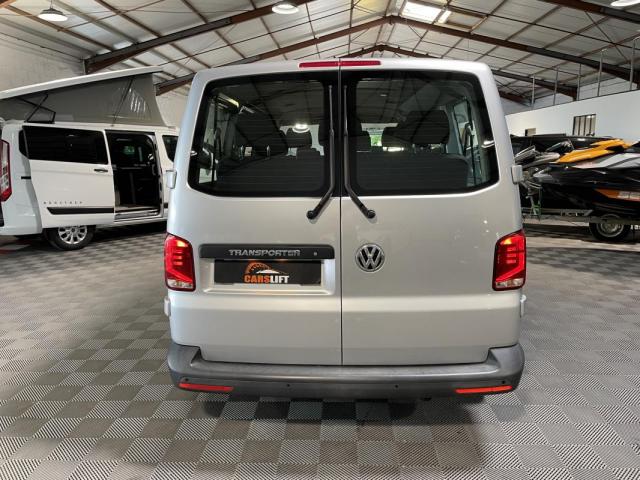 Volkswagen Transporter image 2