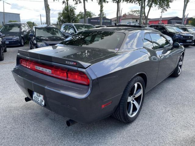 Dodge Challenger image 2