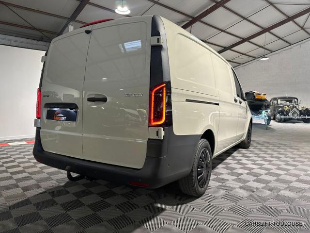 Mercedes Benz Vito image 2