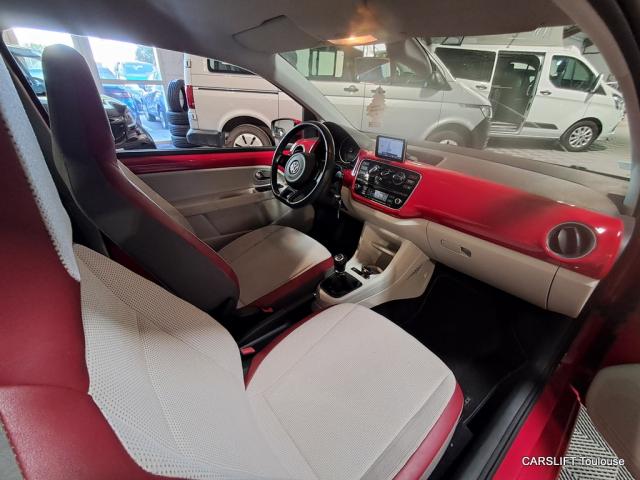Volkswagen Up! image 8