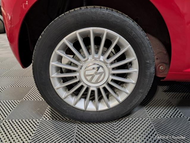 Volkswagen Up! image 7