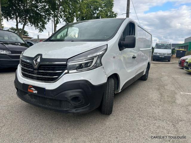 Renault Trafic image 2