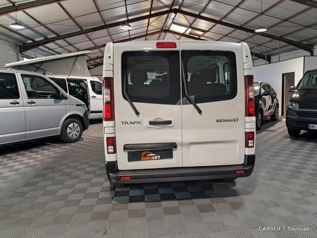 Renault Trafic image 2