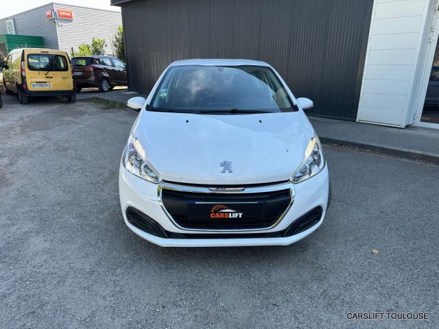Peugeot 208 image 2