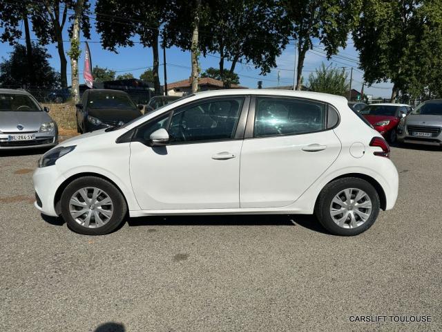 Peugeot 208 image 7
