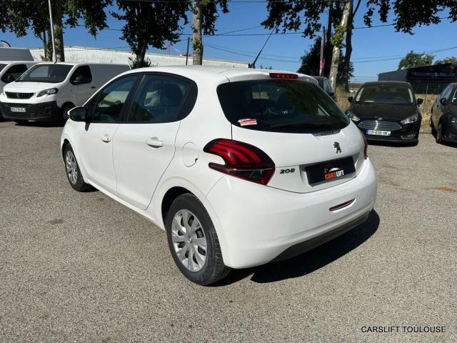 Peugeot 208 image 3