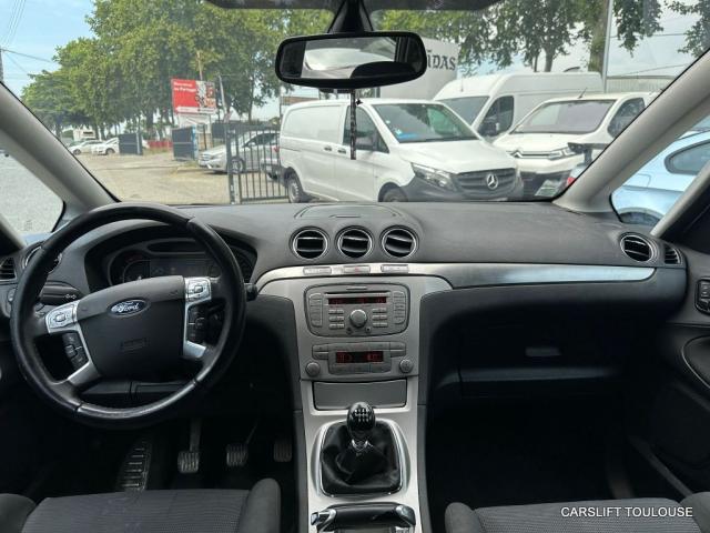 Ford S-Max image 2
