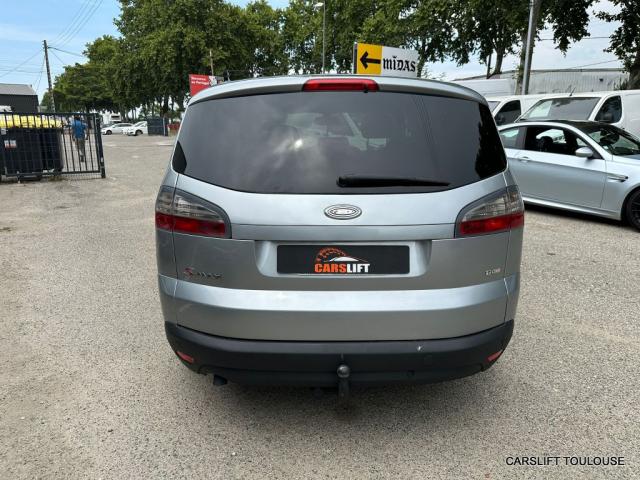 Ford S-Max image 3