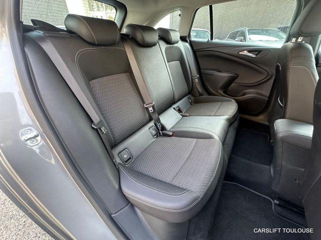 Opel Astra image 2