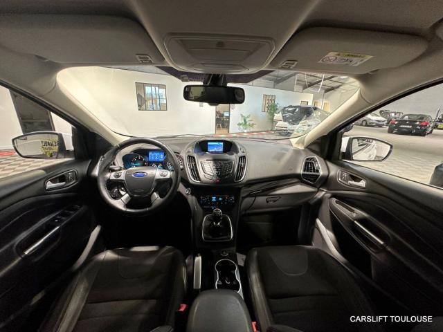 Ford Kuga image 6