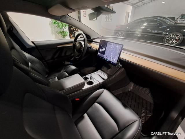 Tesla Model 3 image 2