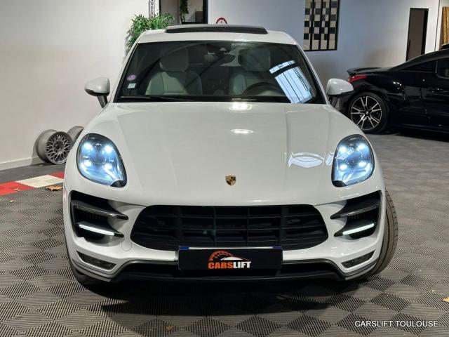 Porsche Macan image 1