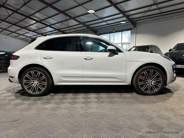 Porsche Macan image 9