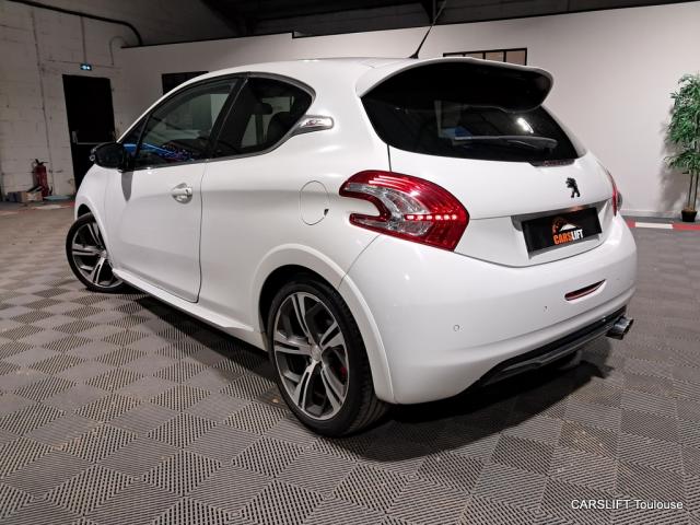 Peugeot 208 image 4