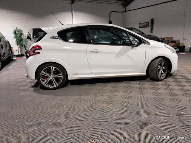 Peugeot 208 image 1