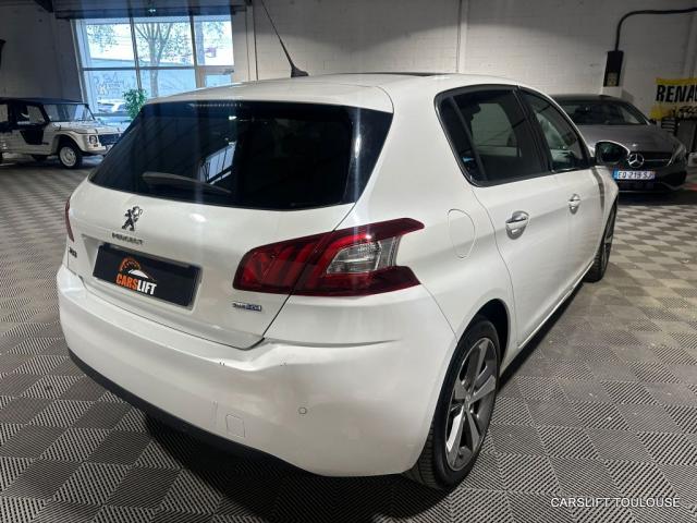 Peugeot 308 image 2