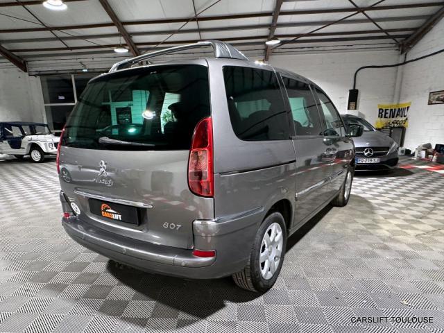 Peugeot 807 image 2
