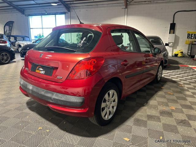 Peugeot 207 image 7
