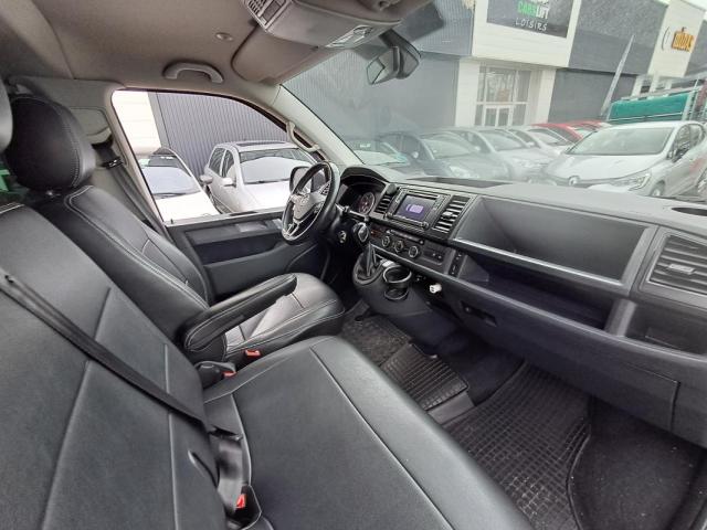 Volkswagen Caravelle image 8