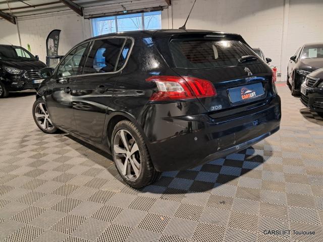 Peugeot 308 image 1