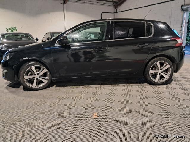 Peugeot 308 image 2