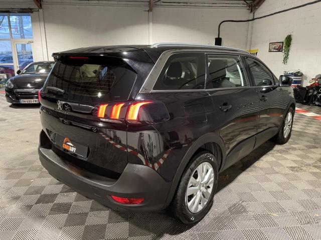 Peugeot 5008 image 1