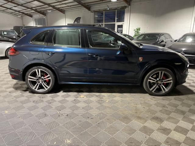 Porsche Cayenne image 9