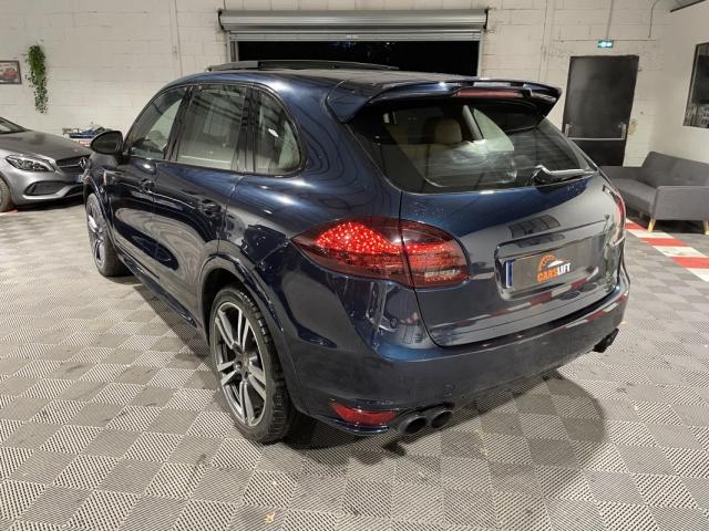 Porsche Cayenne image 1