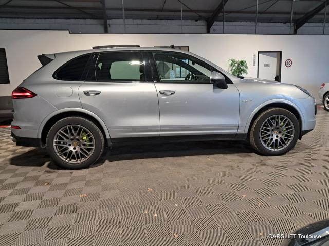 Porsche Cayenne image 8