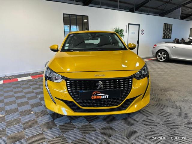 Peugeot 208 image 8