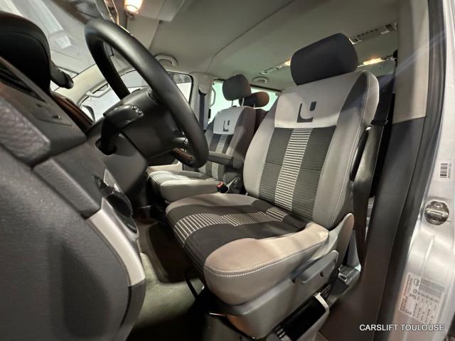 Volkswagen Multivan image 1