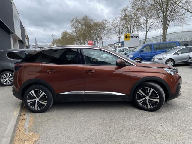 Peugeot 3008 image 2
