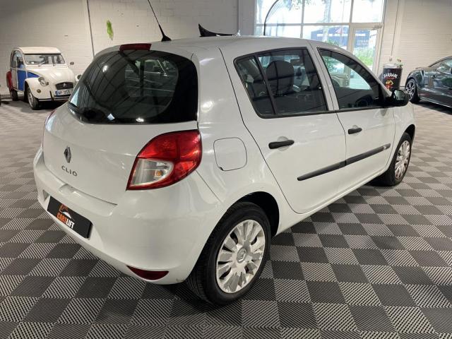Renault Clio image 2