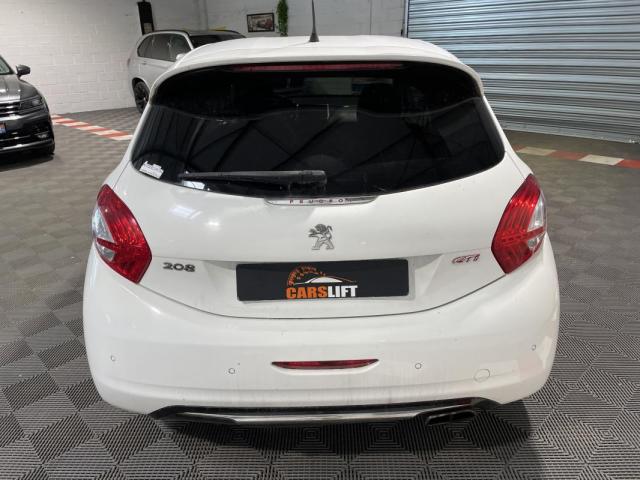 Peugeot 208 image 6