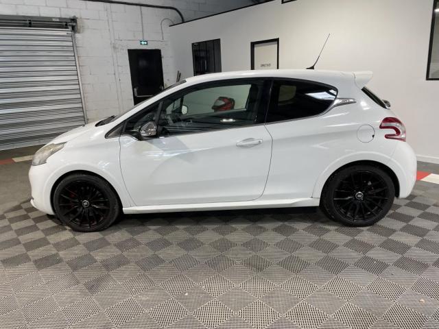 Peugeot 208 image 1