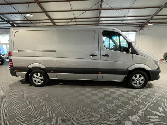 Mercedes Benz Sprinter image 1