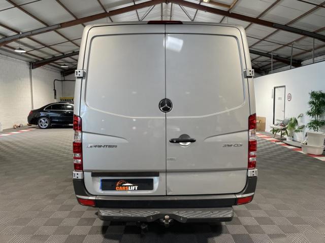 Mercedes Benz Sprinter image 4