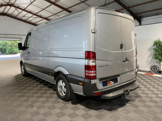 Mercedes Benz Sprinter image 7