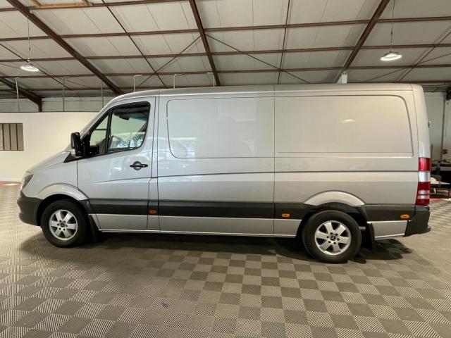 Mercedes Benz Sprinter image 2