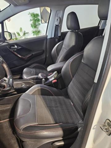 Peugeot 2008 image 9