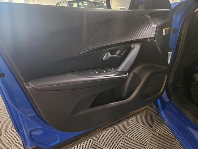 Peugeot 2008 image 2