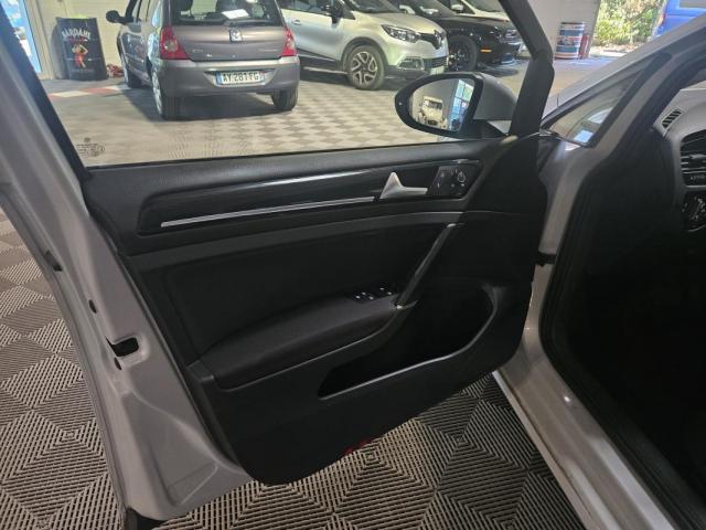 Volkswagen Golf image 6