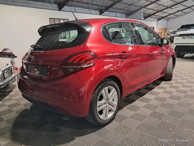 Peugeot 208 image 7