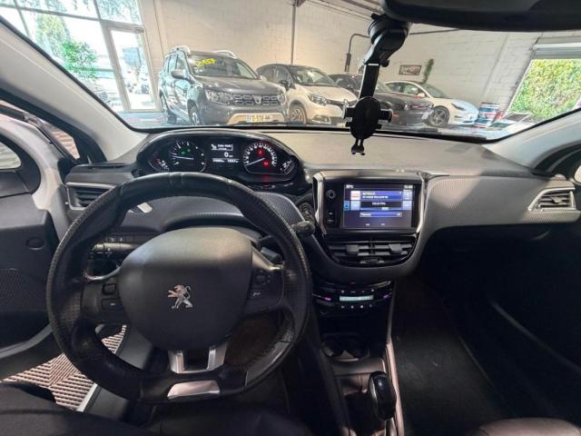 Peugeot 208 image 8