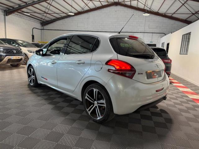 Peugeot 208 image 2