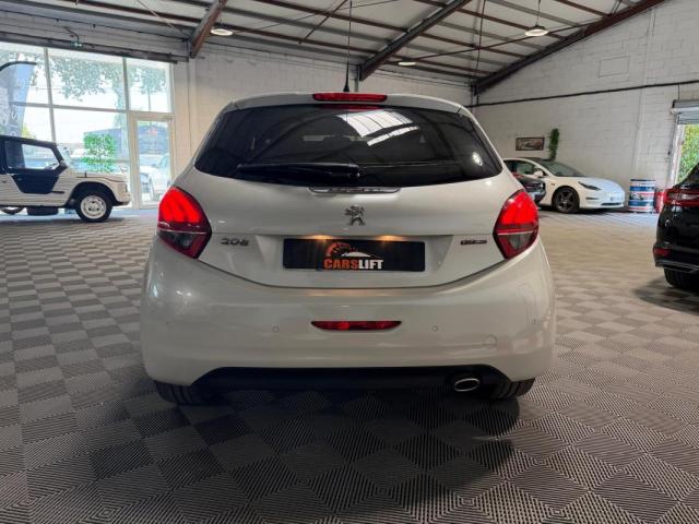 Peugeot 208 image 1