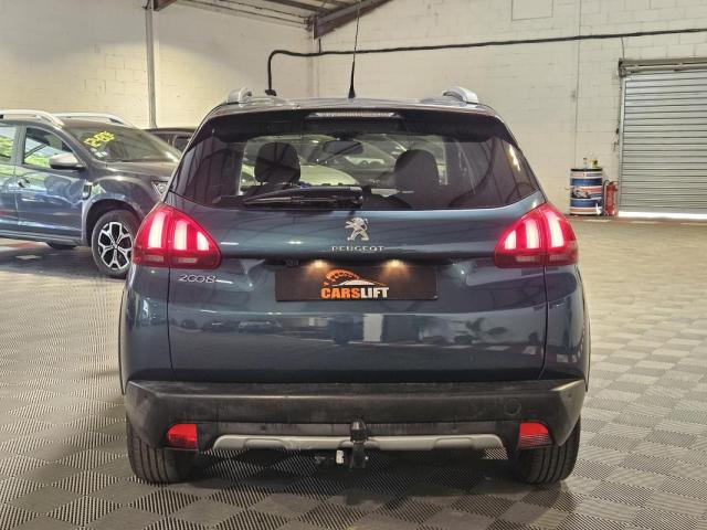 Peugeot 2008 image 3