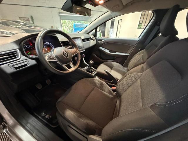 Renault Clio image 9